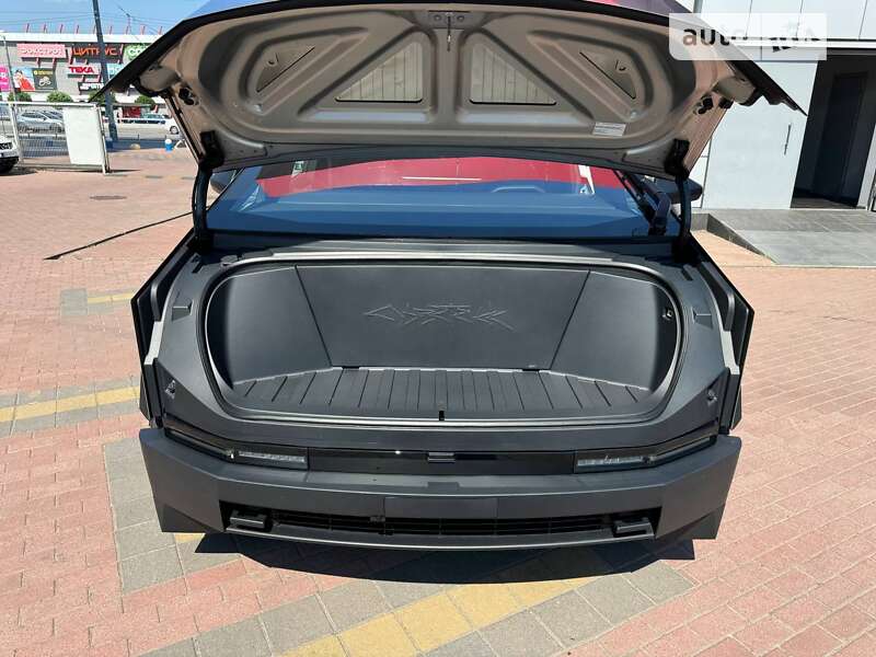 Пикап Tesla Cybertruck 2024 в Киеве