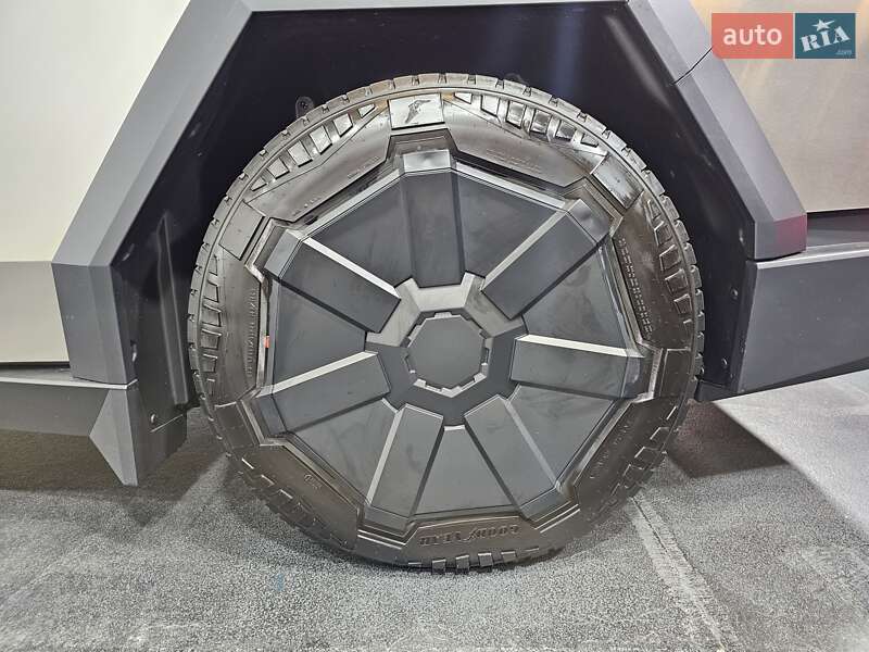 Пикап Tesla Cybertruck 2024 в Киеве