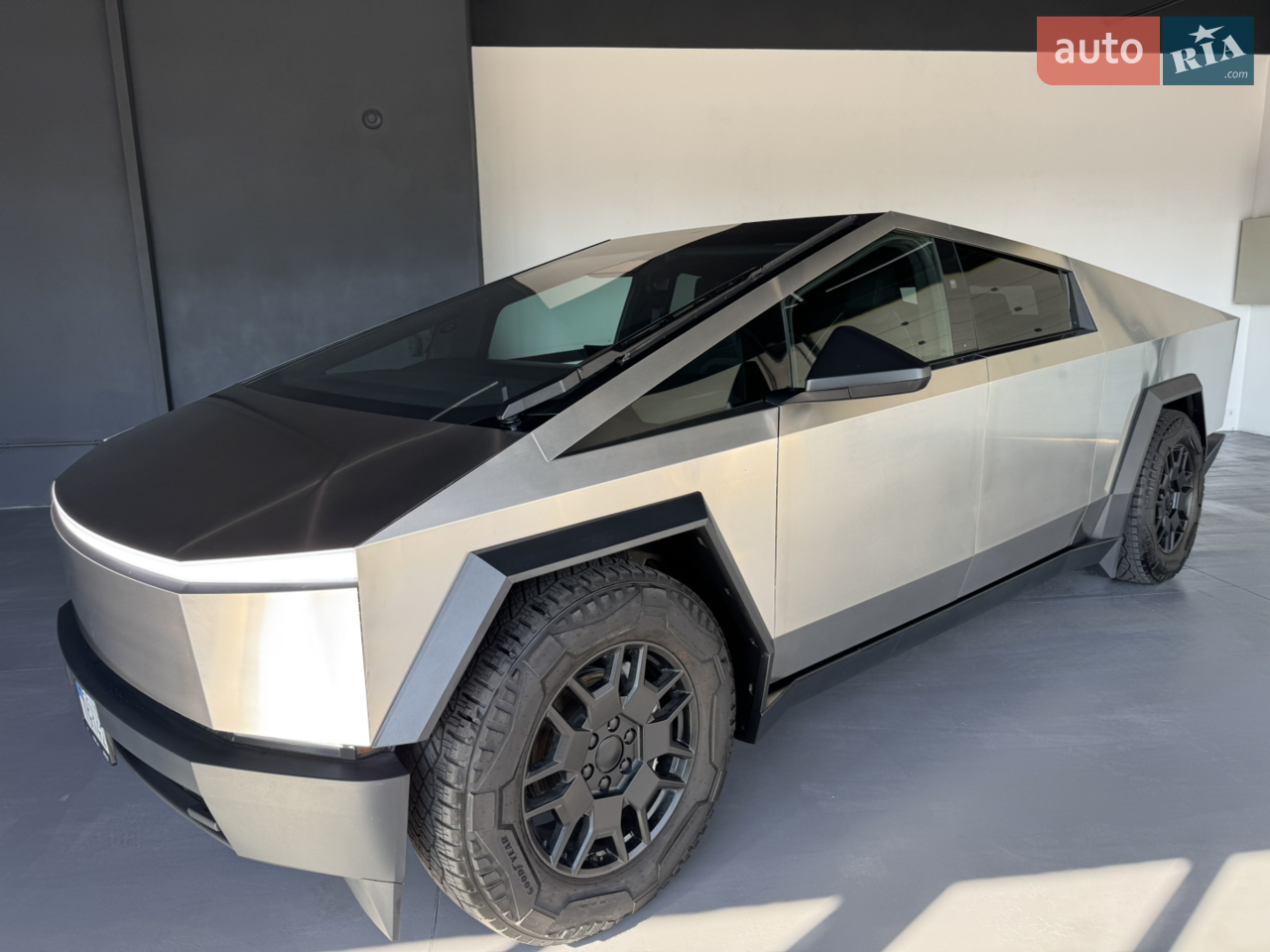 2024 Tesla Cybertruck - мініатюра 12