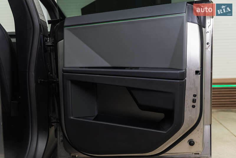 Пикап Tesla Cybertruck 2024 в Мукачево