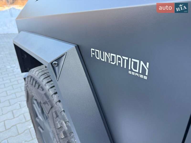 Пикап Tesla Cybertruck 2024 в Дубно