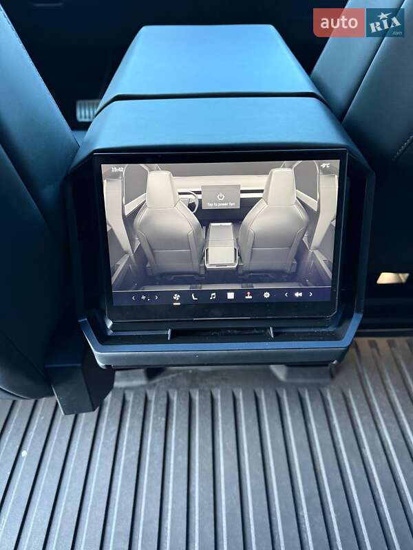 Пикап Tesla Cybertruck 2024 в Дубно