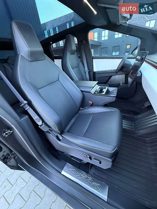 Пикап Tesla Cybertruck 2024 в Дубно