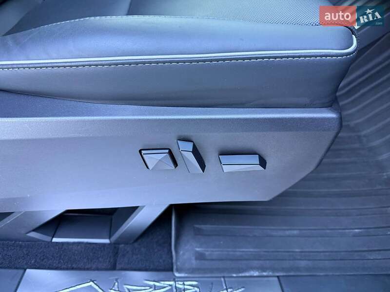 Пикап Tesla Cybertruck 2024 в Дубно