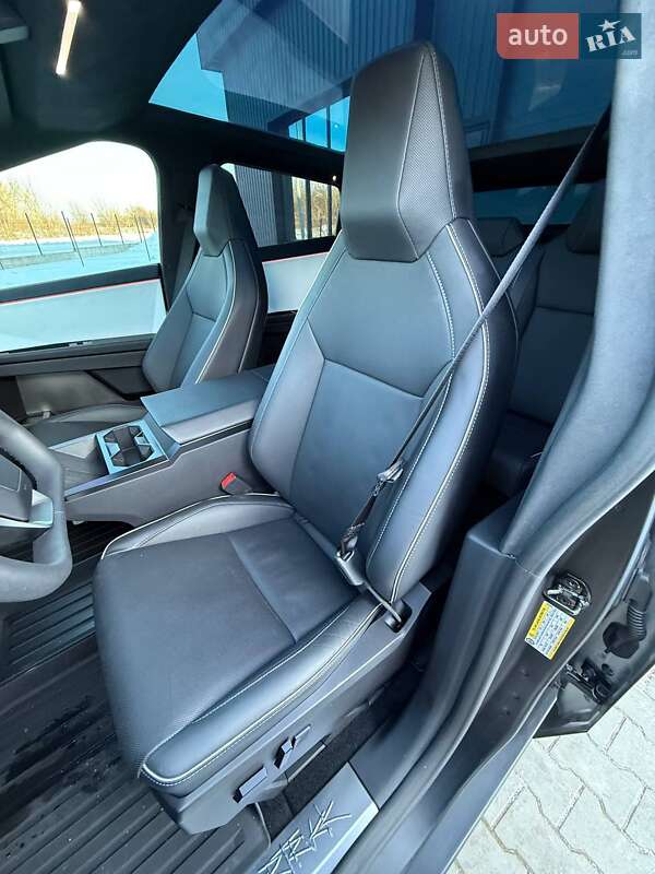 Пикап Tesla Cybertruck 2024 в Дубно