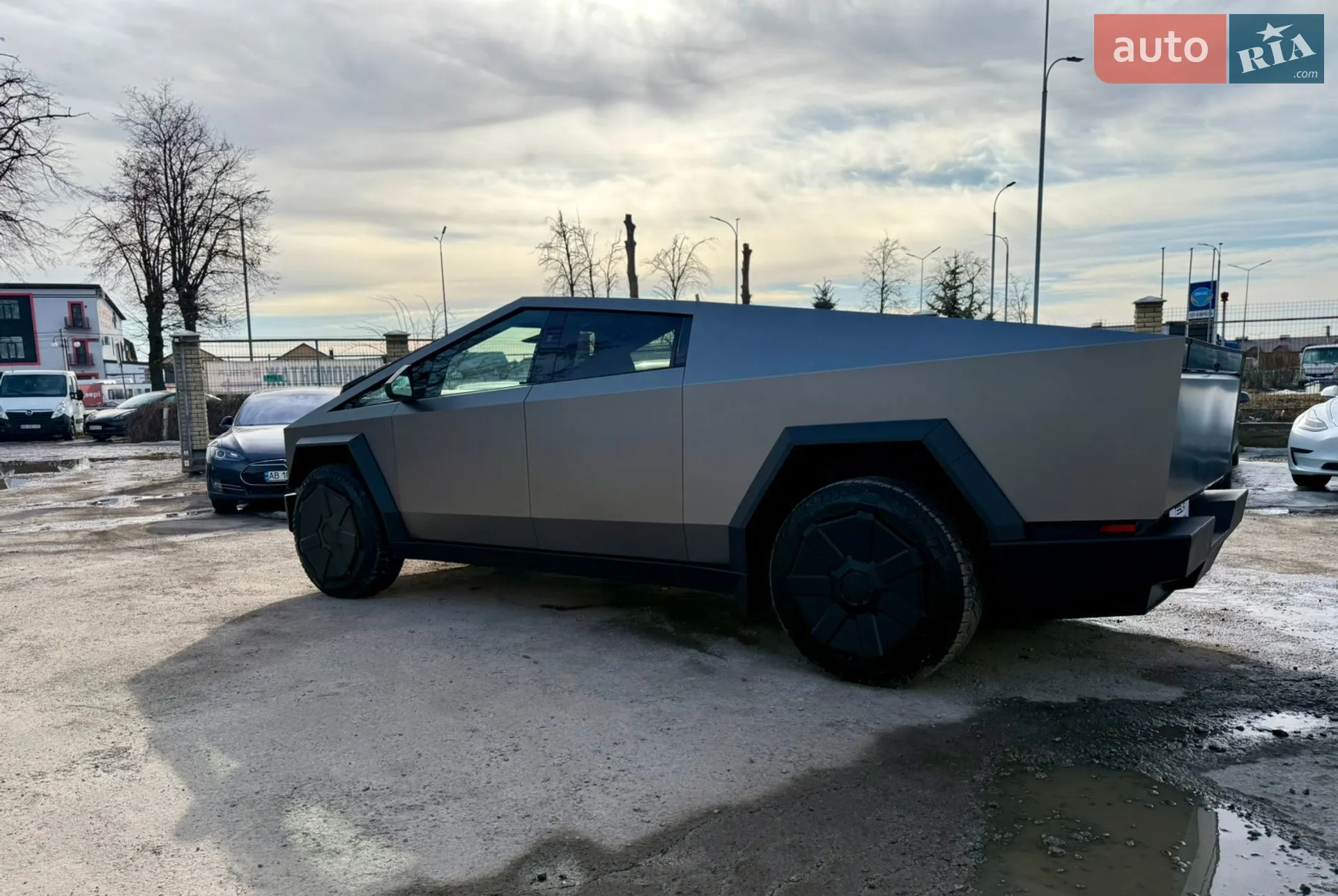 2024 Tesla Cybertruck - мініатюра 12