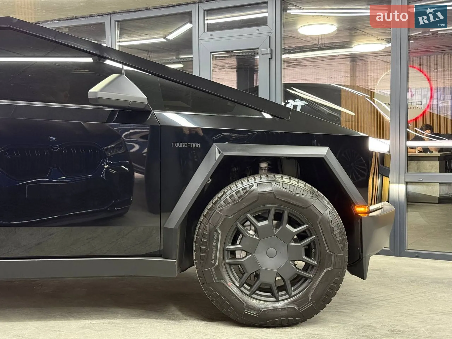 2024 Tesla Cybertruck - мініатюра 10