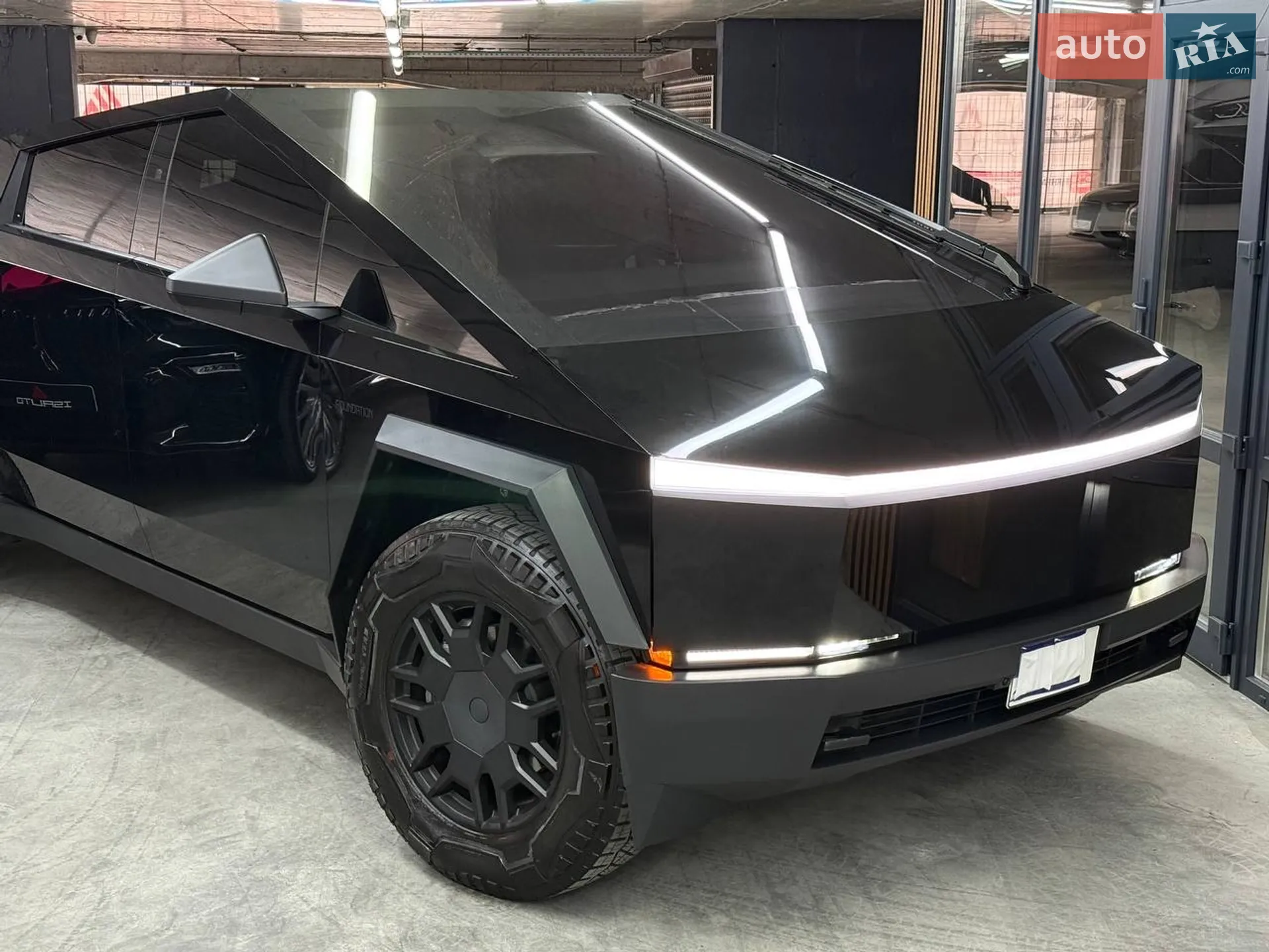 2024 Tesla Cybertruck - мініатюра 4