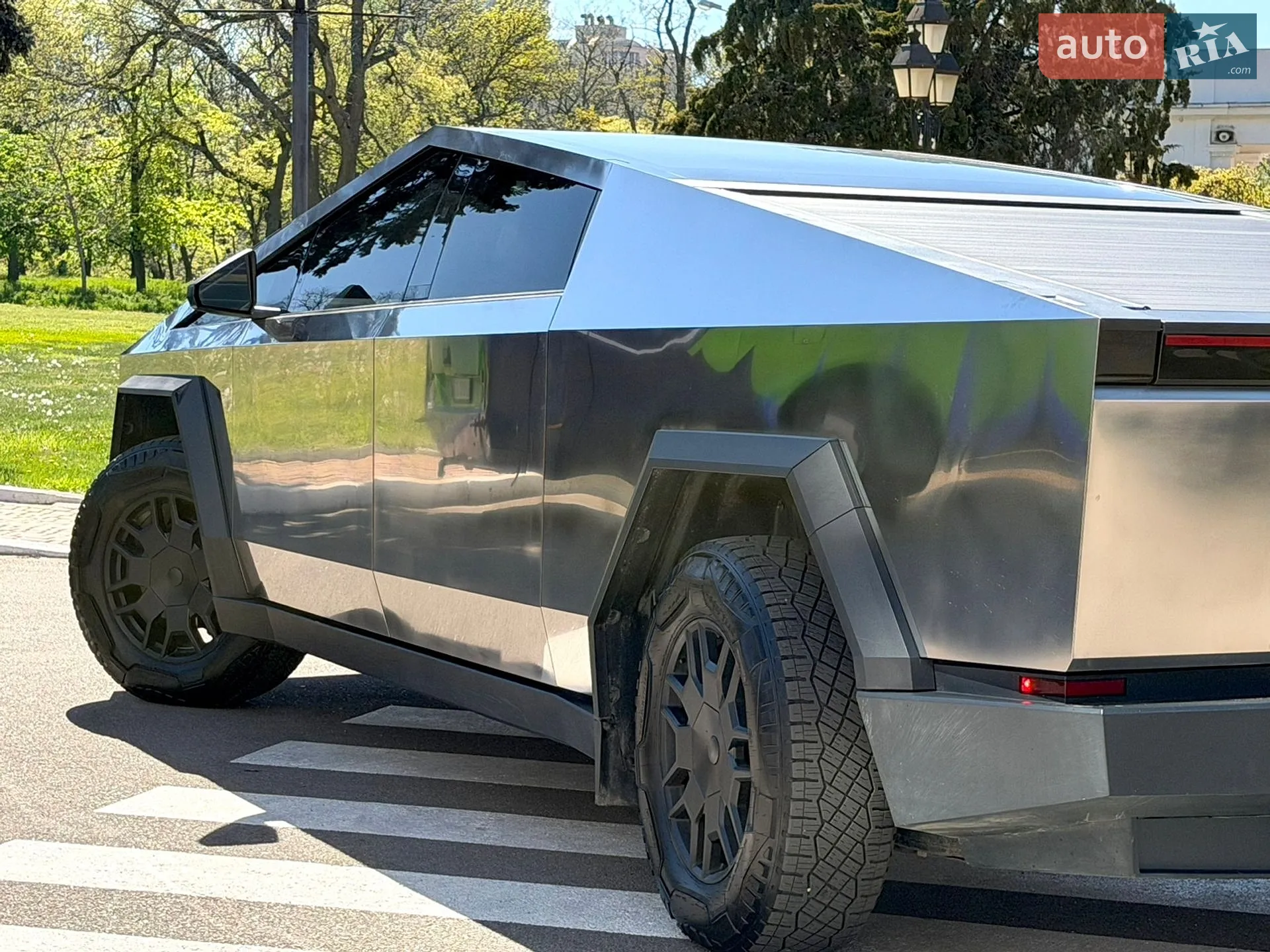 2024 Tesla Cybertruck - мініатюра 20