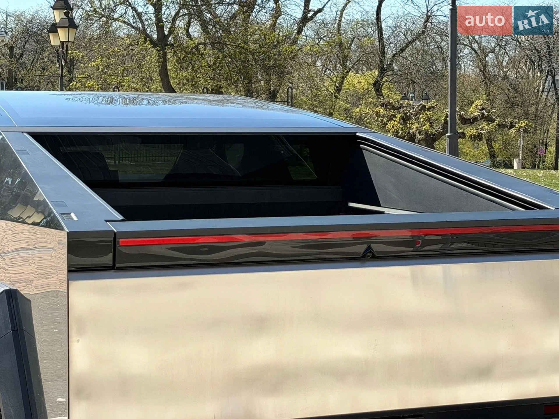 2024 Tesla Cybertruck - мініатюра 25
