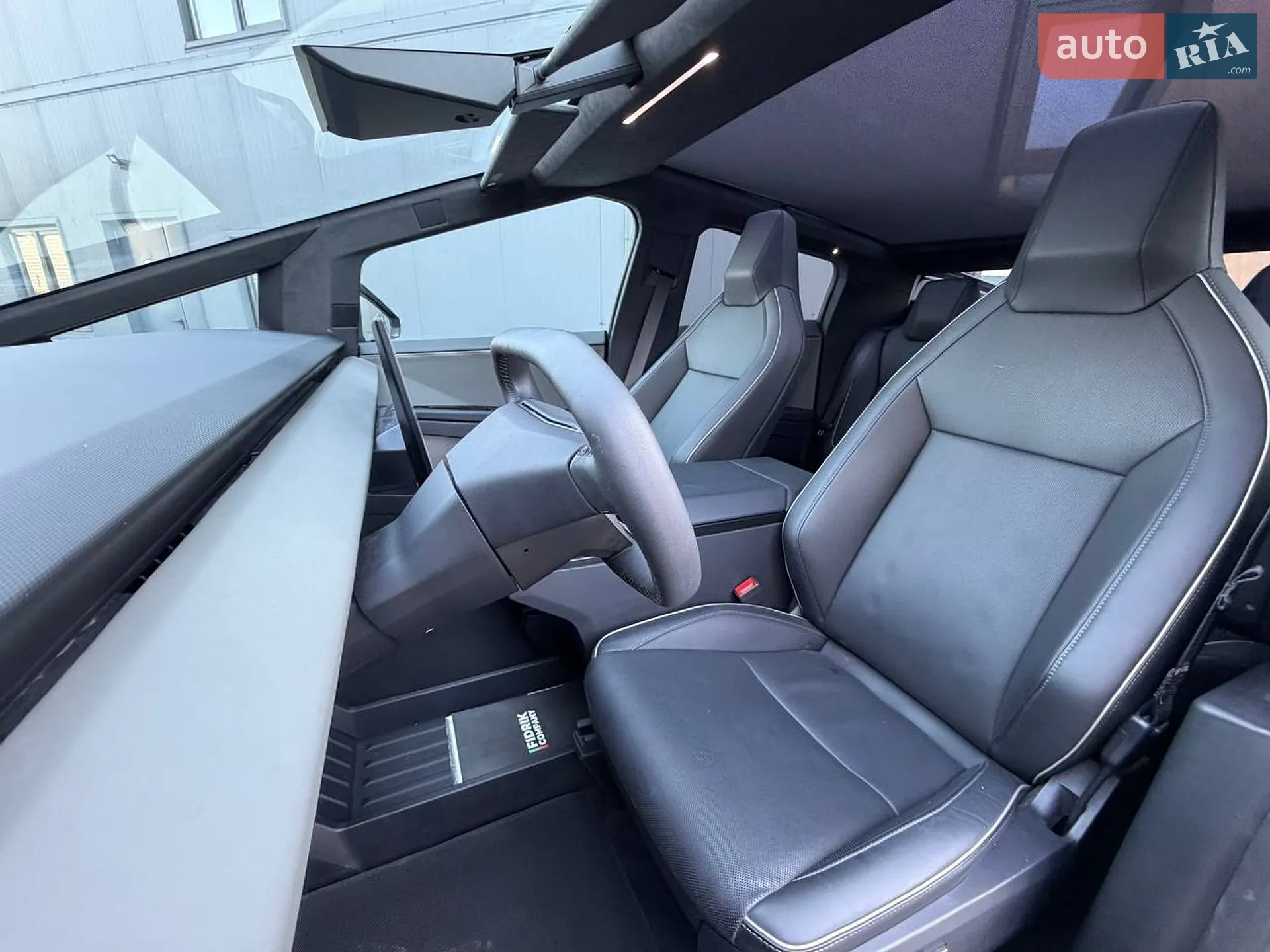 2024 Tesla Cybertruck - мініатюра 16