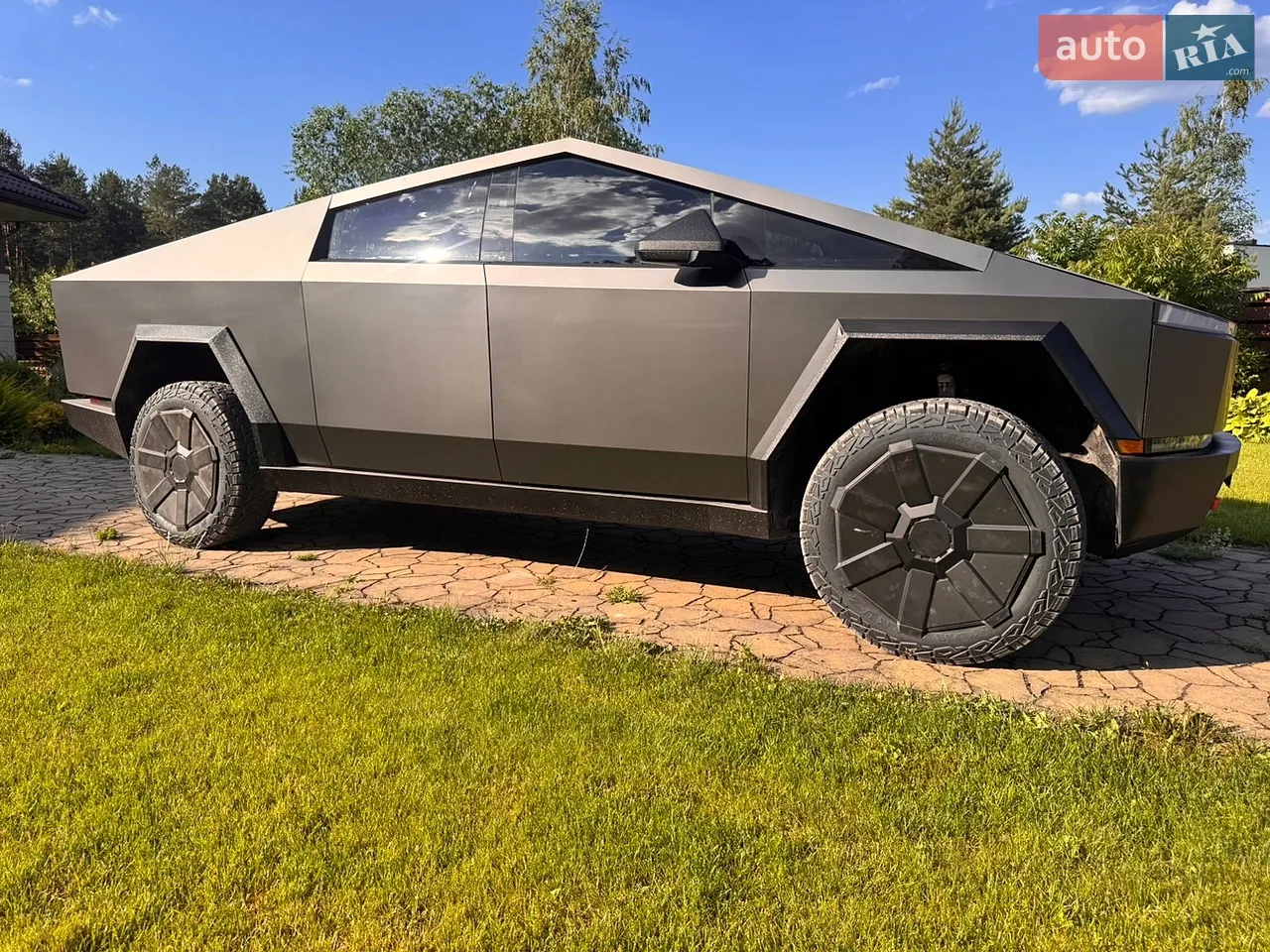 2025 Tesla Model Y - мініатюра 43