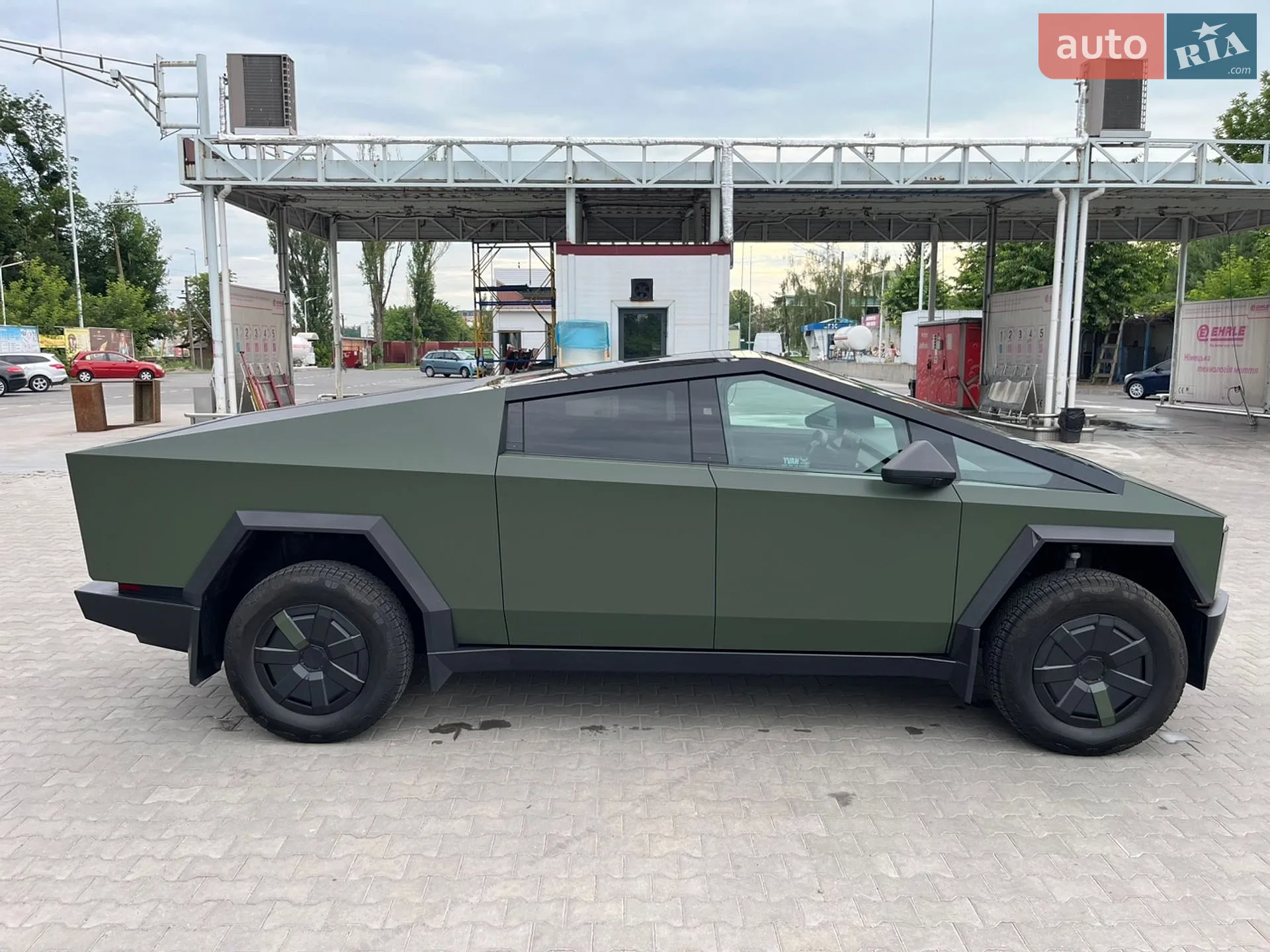 2024 Tesla Cybertruck - мініатюра 13