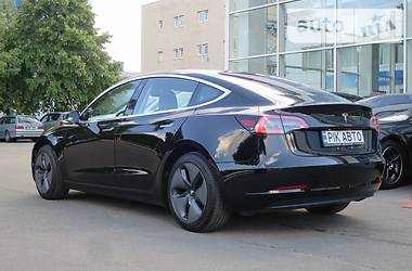 Седан Tesla Model 3 2018 в Киеве