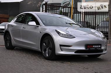 Седан Tesla Model 3 2018 в Одесі