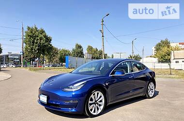 Седан Tesla Model 3 2018 в Чернігові