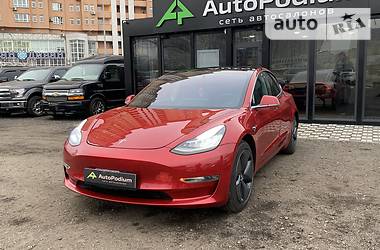 Седан Tesla Model 3 2019 в 