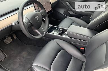 Седан Tesla Model 3 2019 в 