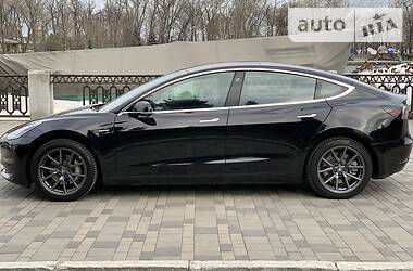 Седан Tesla Model 3 2018 в Днепре