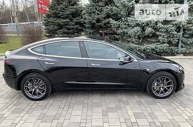 Седан Tesla Model 3 2018 в Днепре