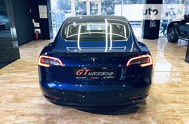 Седан Tesla Model 3 2018 в 