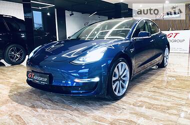 Седан Tesla Model 3 2018 в 