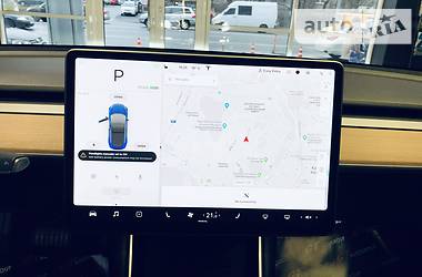 Седан Tesla Model 3 2018 в 