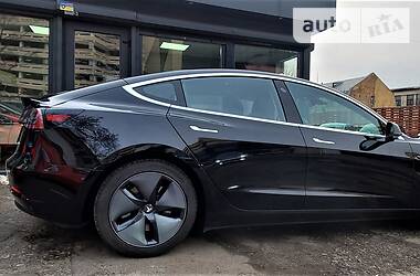 Седан Tesla Model 3 2018 в 