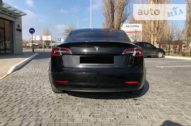 Седан Tesla Model 3 2018 в 