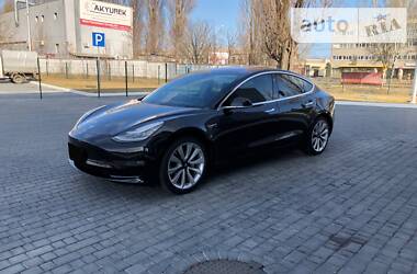Седан Tesla Model 3 2018 в 