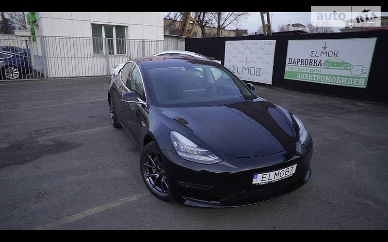 Седан Tesla Model 3 2018 в Києві