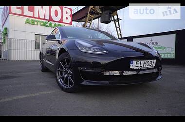Седан Tesla Model 3 2018 в 