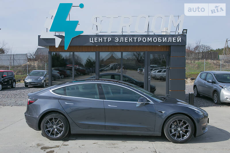 Седан Tesla Model 3 2018 в Харкові