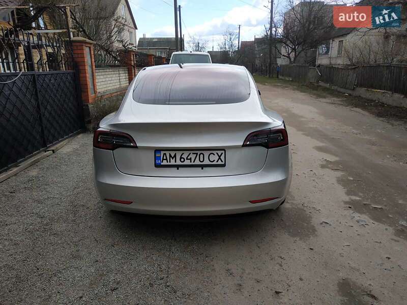 Седан Tesla Model 3 2018 в Житомире
