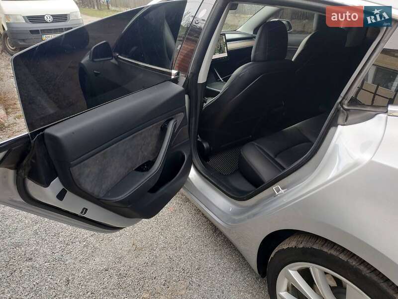 Седан Tesla Model 3 2018 в Житомире
