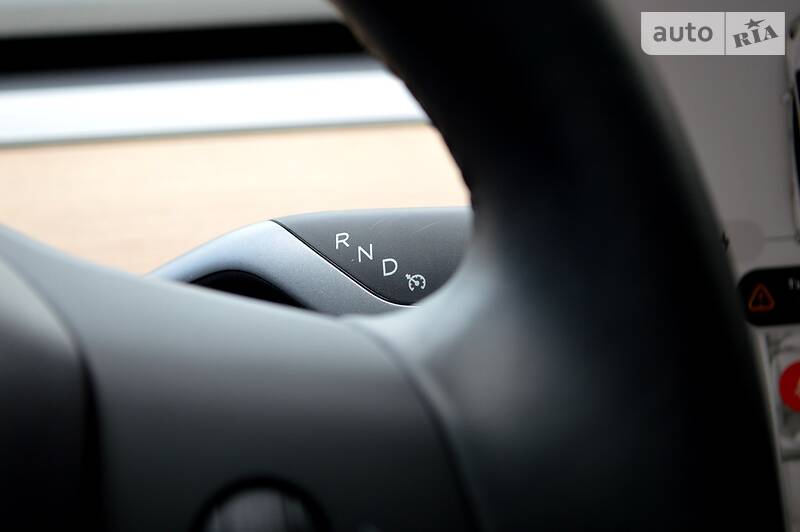 Седан Tesla Model 3 2019 в Одесі