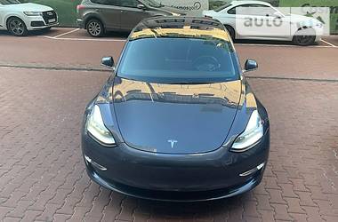 Седан Tesla Model 3 2018 в Киеве