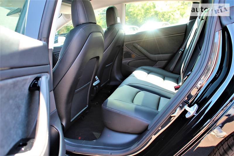 Седан Tesla Model 3 2019 в Києві