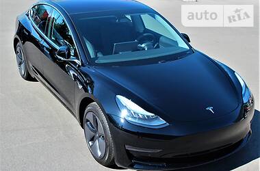 Седан Tesla Model 3 2019 в 