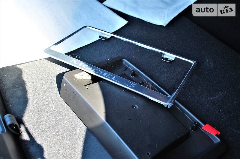 Седан Tesla Model 3 2019 в Києві