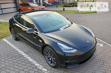 Седан Tesla Model 3 2019 в Киеве