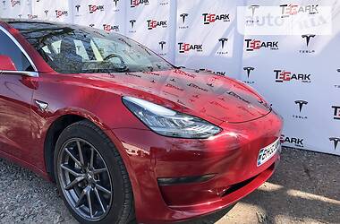 Седан Tesla Model 3 2018 в Киеве