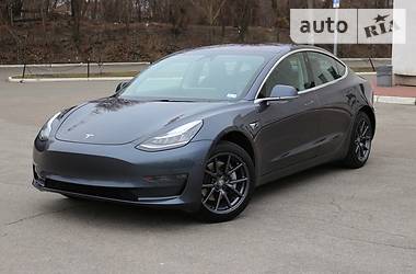 Седан Tesla Model 3 2018 в 