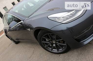 Седан Tesla Model 3 2018 в 