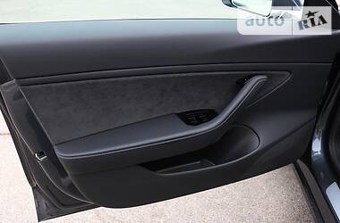 Седан Tesla Model 3 2018 в 