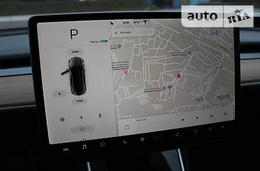 Седан Tesla Model 3 2018 в 