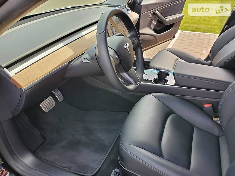 Седан Tesla Model 3 2019 в Києві