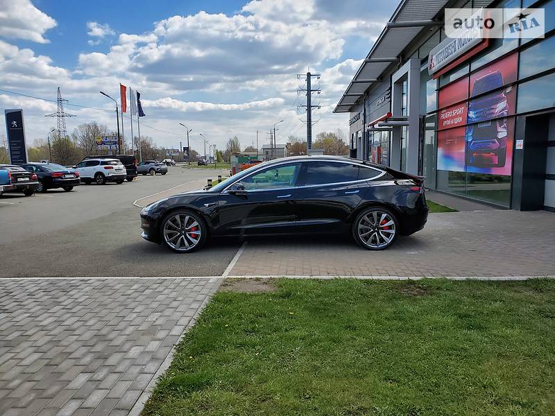 Седан Tesla Model 3 2019 в Києві