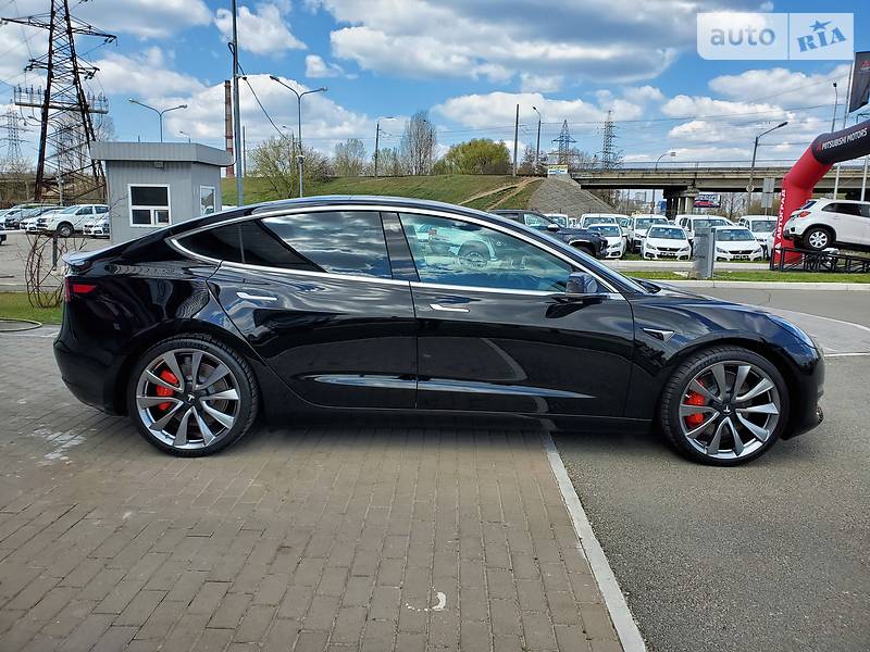 Седан Tesla Model 3 2019 в Києві
