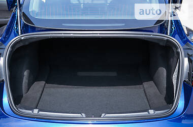 Седан Tesla Model 3 2018 в 